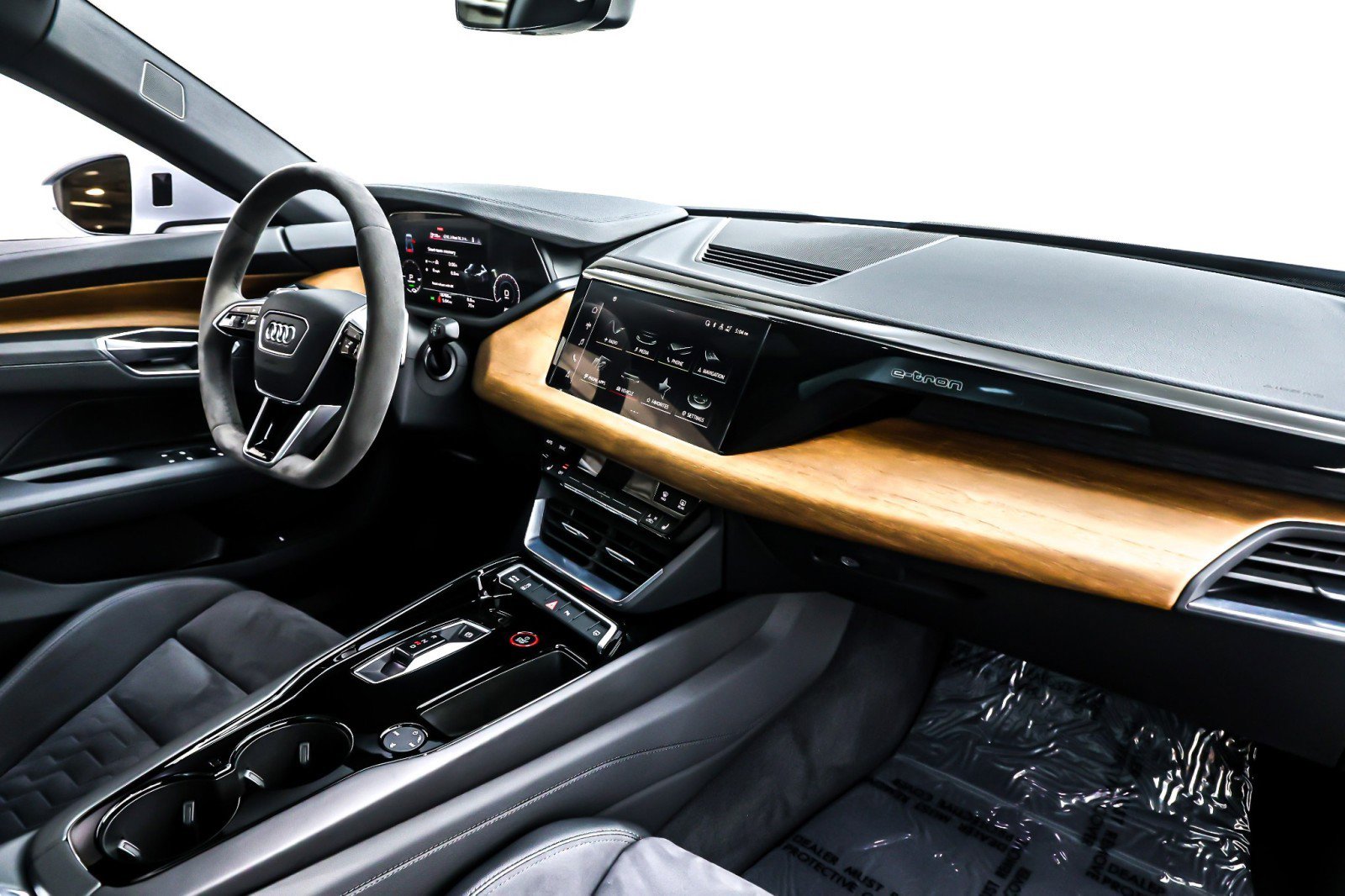 Used 2022 Audi e-tron GT Premium Plus image 16