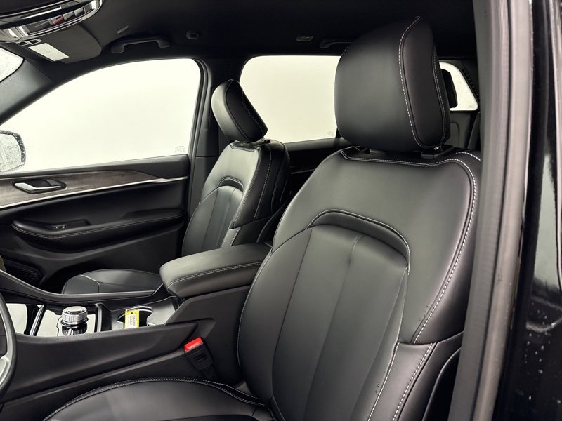 New 2025 Jeep Grand Cherokee Limited w/ Black Appearance Package image 20