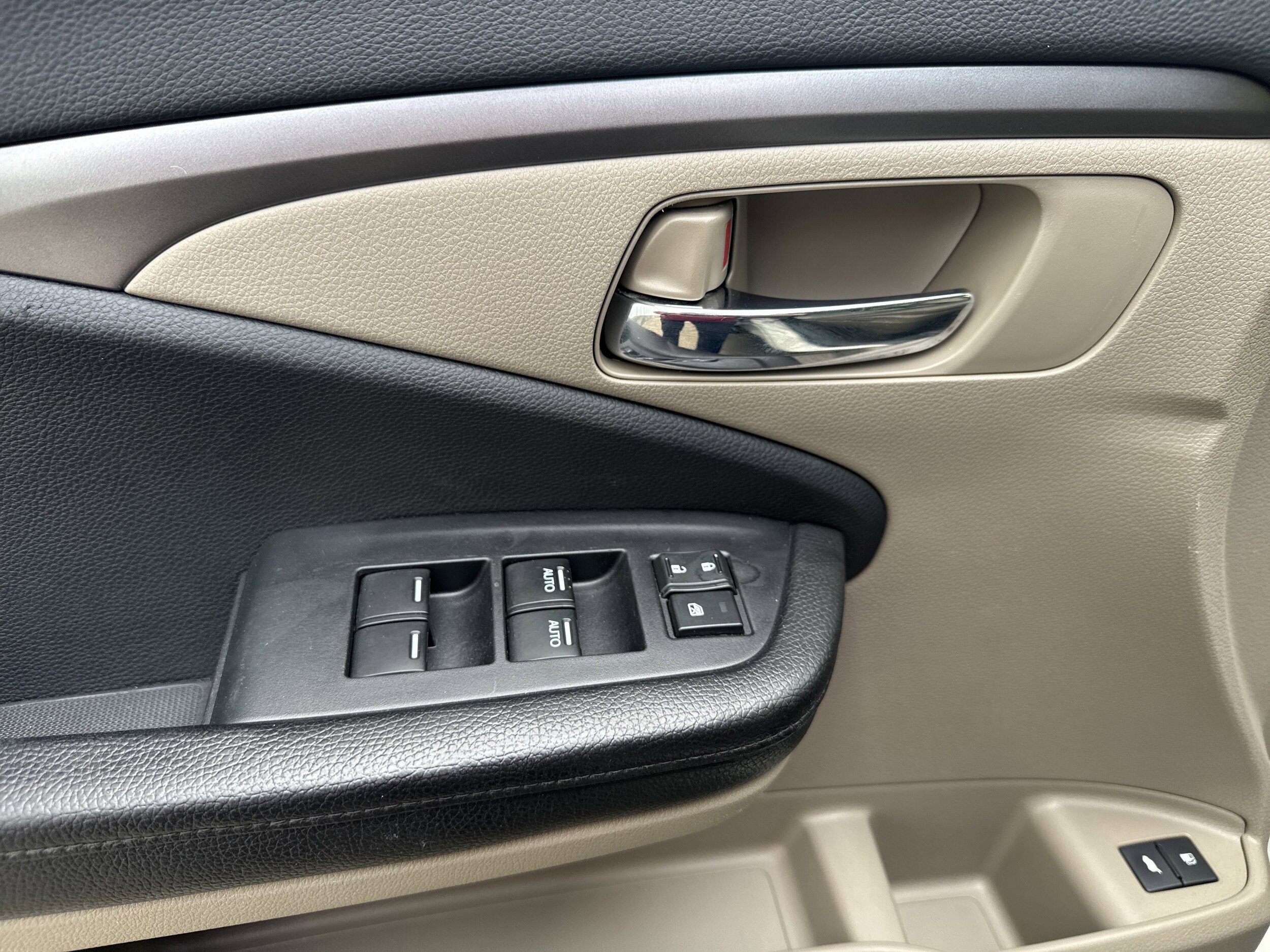 Used 2016 Honda Pilot EX-L image 10