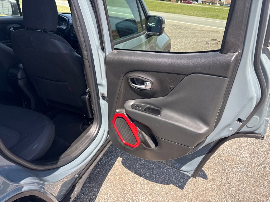 Used 2015 Jeep Renegade Trailhawk w/ Safety & Security Group I image 20