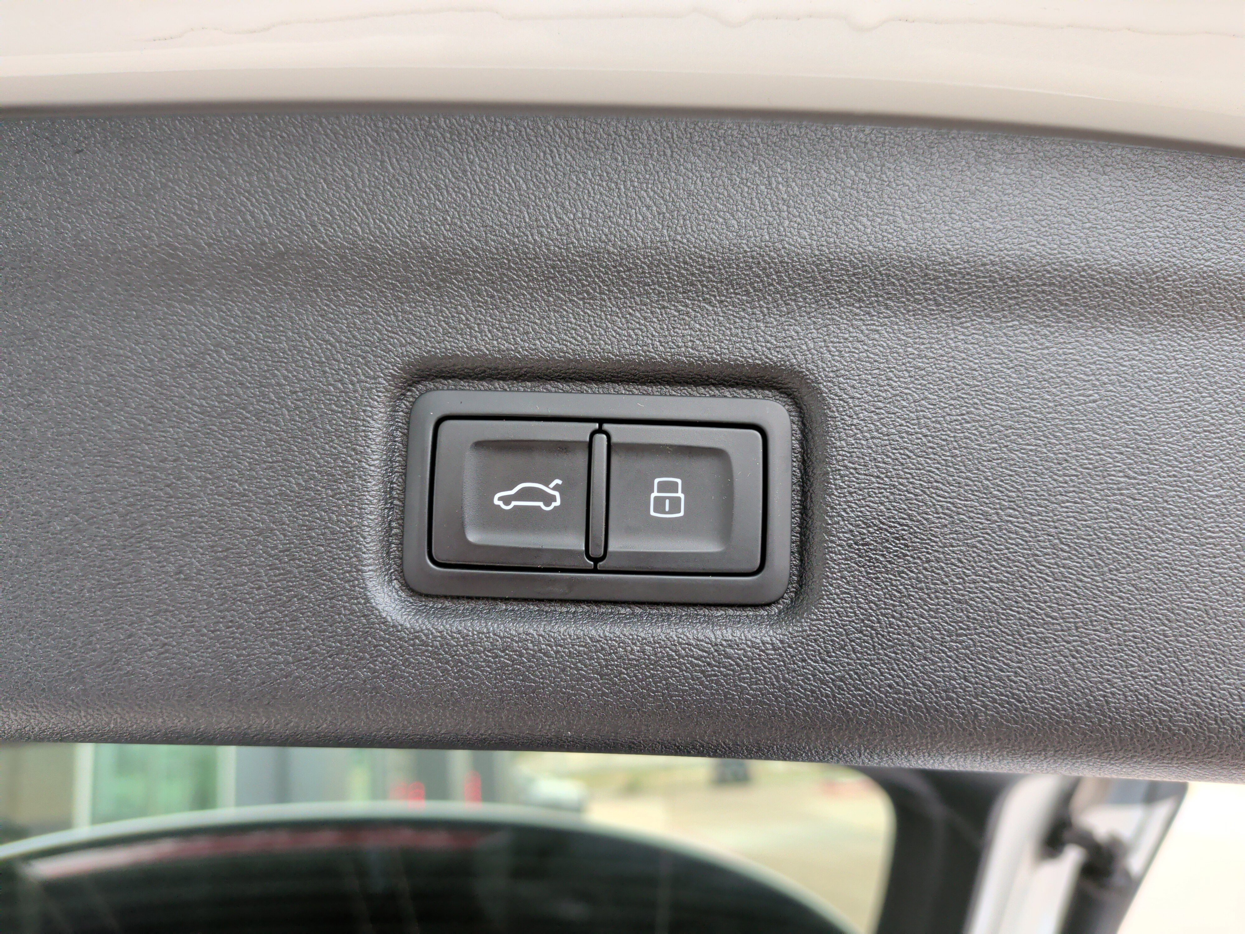 Certified 2025 Audi Q6 e-tron Premium w/ Convenience Package RWD image 33