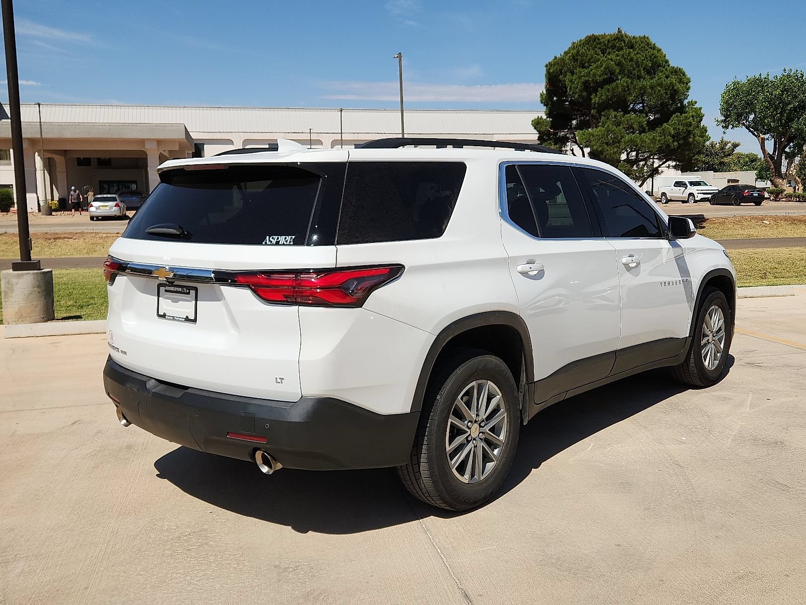 Used 2023 Chevrolet Traverse LT AWD/4WD image 4