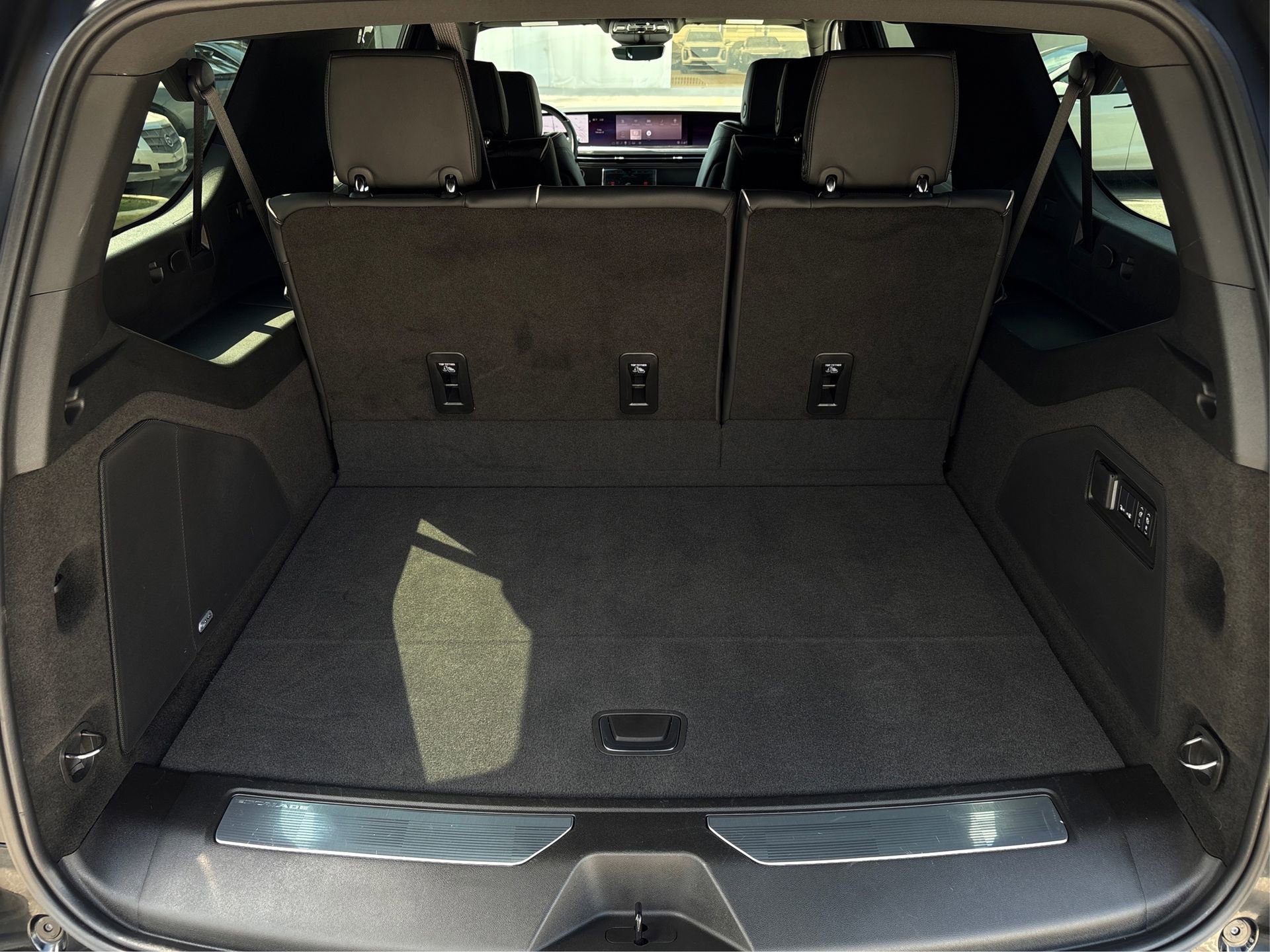 Certified 2026 Cadillac Escalade ESV Sport w/ LPO, ONYX Package image 11