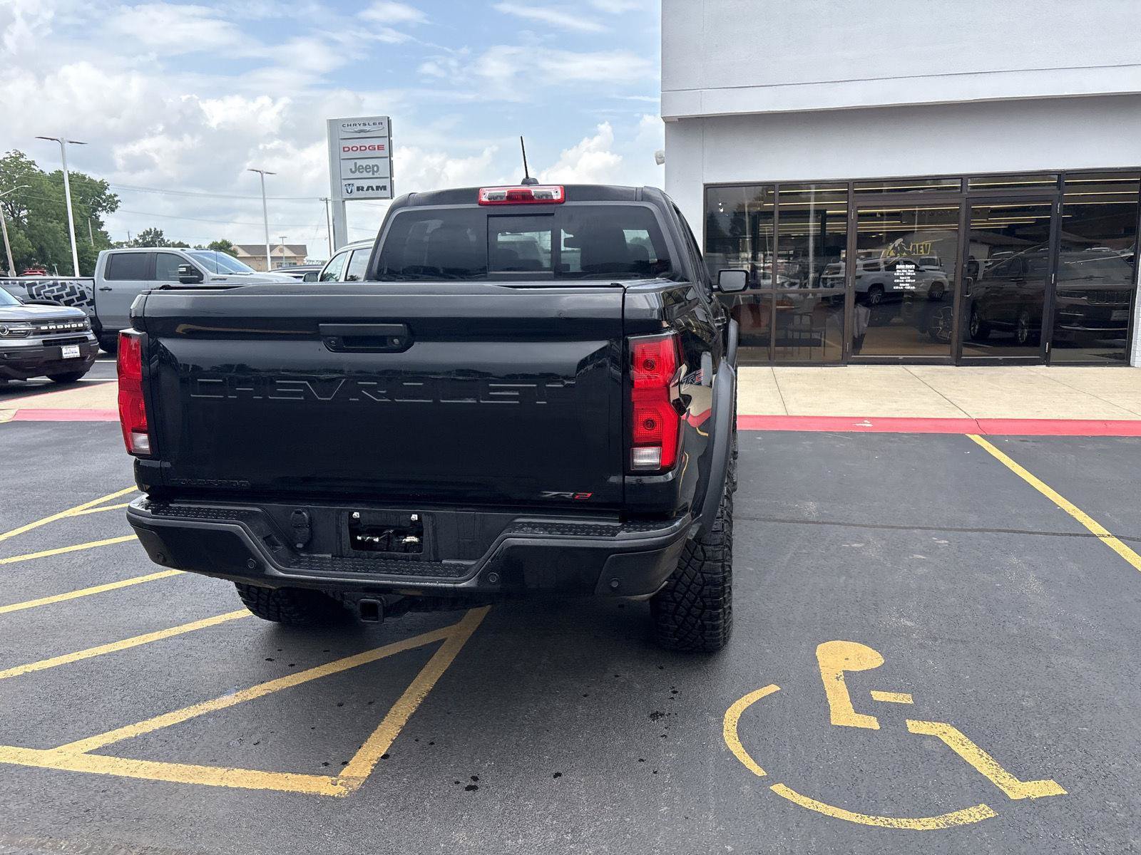 Used 2023 Chevrolet Colorado ZR2 w/ ZR2 Convenience Package III AWD/4WD image 7
