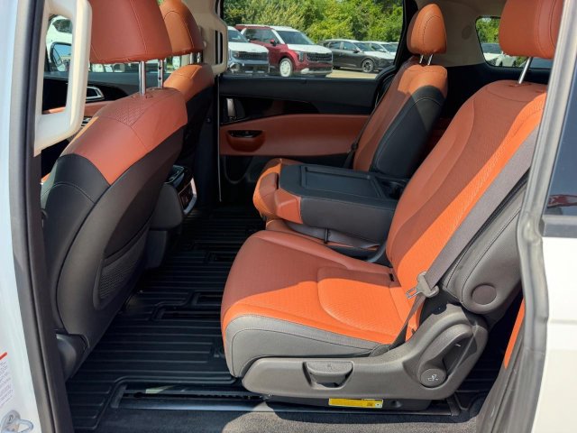 Certified 2024 Kia Carnival SX Prestige FWD image 9
