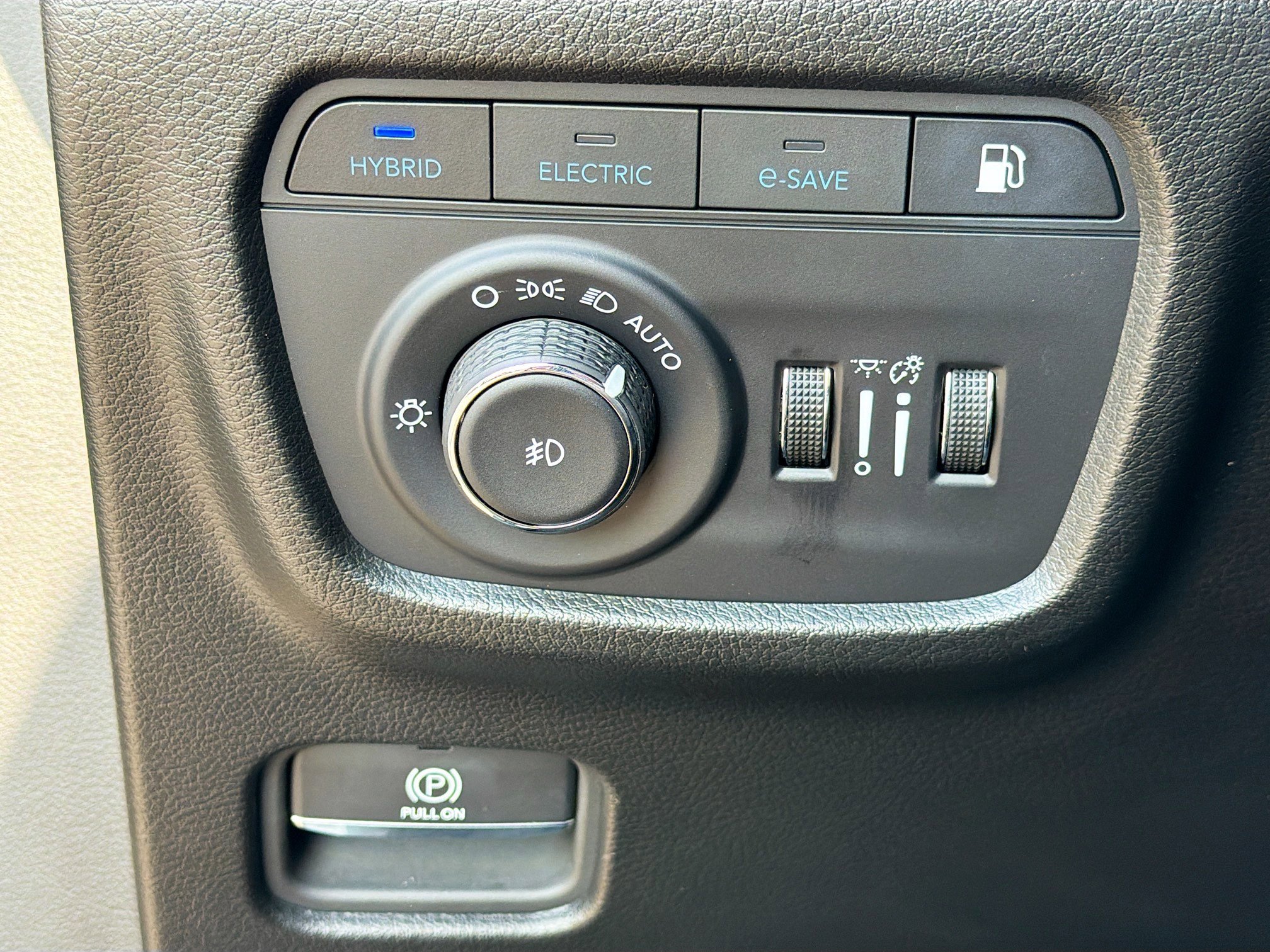 Used 2024 Jeep Grand Cherokee Summit w/ Advanced Protech Group IV image 35