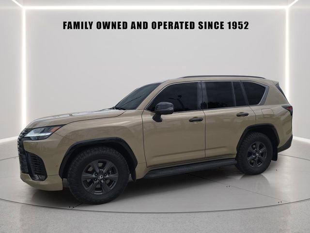 Used 2025 Lexus LX 700h Overtrail w/ Accessory Package (Z1) AWD/4WD image 1