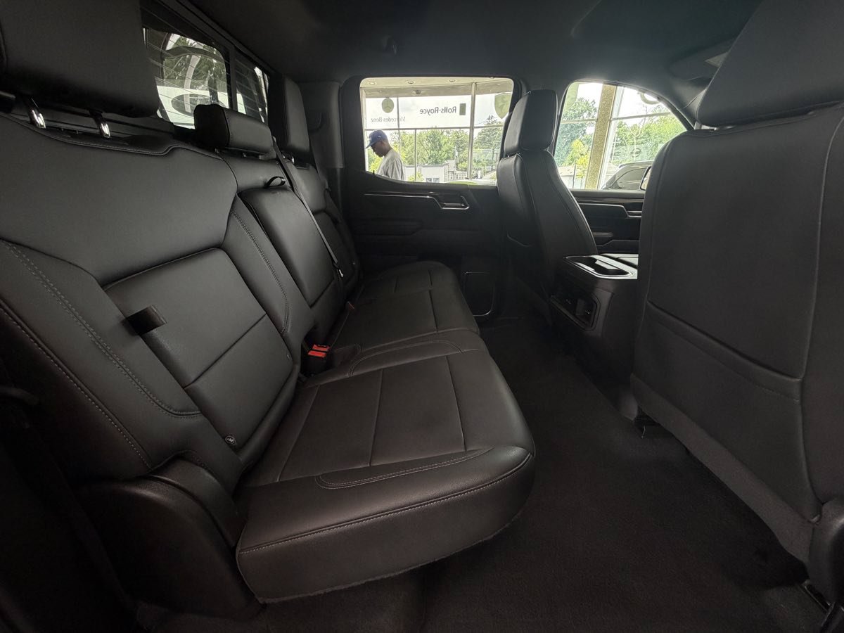 Used 2022 Chevrolet Silverado 1500 LT Trail Boss w/ LT Trail Boss Premium Package AWD/4WD image 31