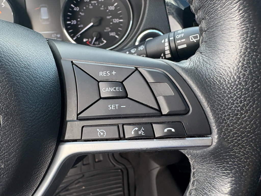 Used 2017 Nissan Rogue SV w/ Midnight Edition Package image 14