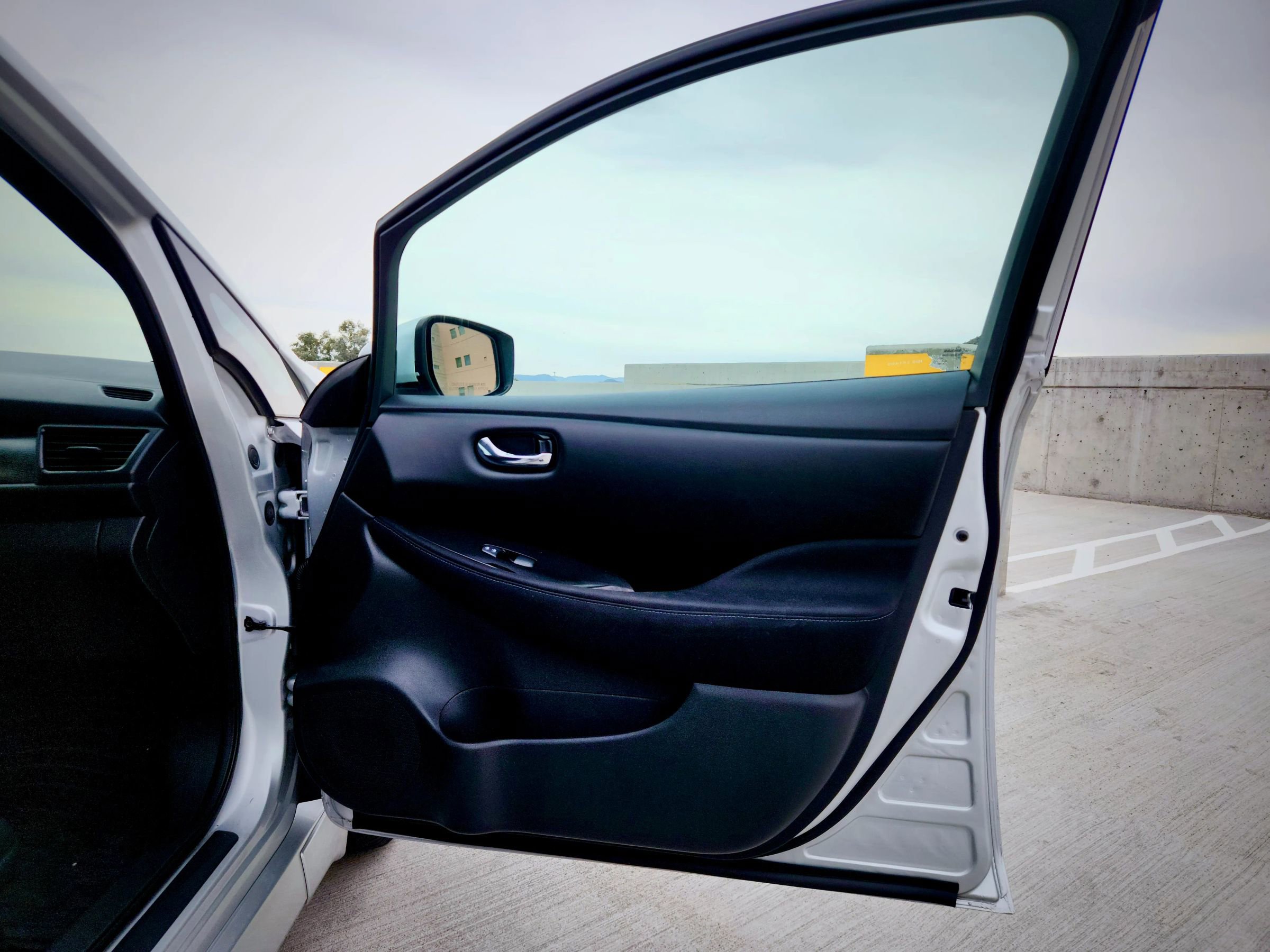 Used 2018 Nissan Leaf SV FWD image 29