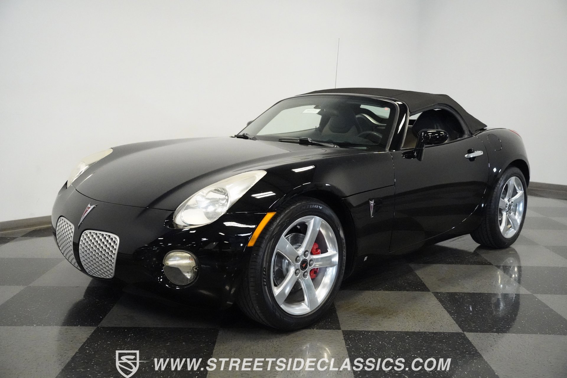 Used 2006 Pontiac Solstice Convertible w/ Premium Package image 7