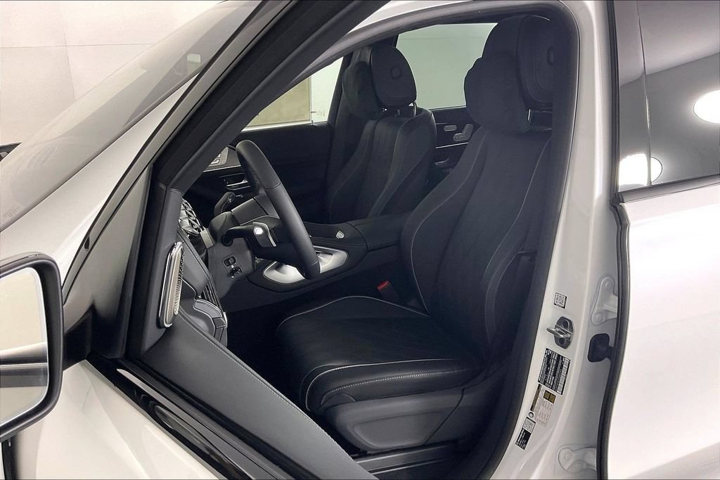New 2026 Mercedes-Benz Maybach GLS 600 4MATIC image 9