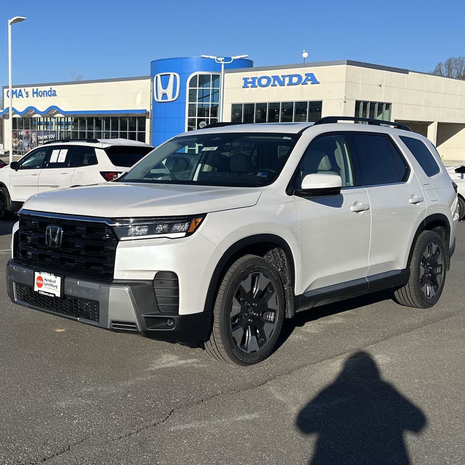 New 2026 Honda Pilot Touring image 1