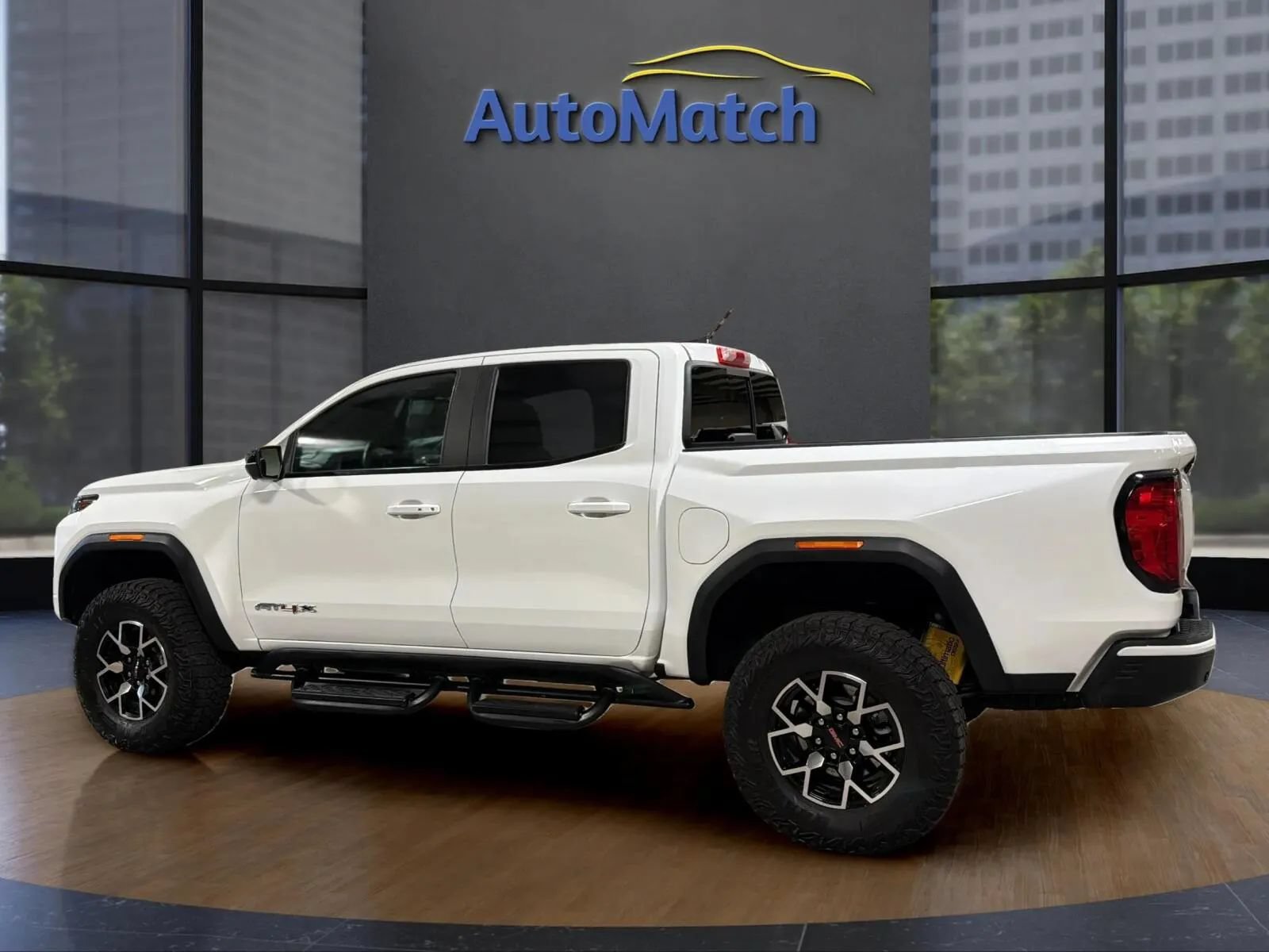 Used 2024 GMC Canyon AT4X AWD/4WD image 8