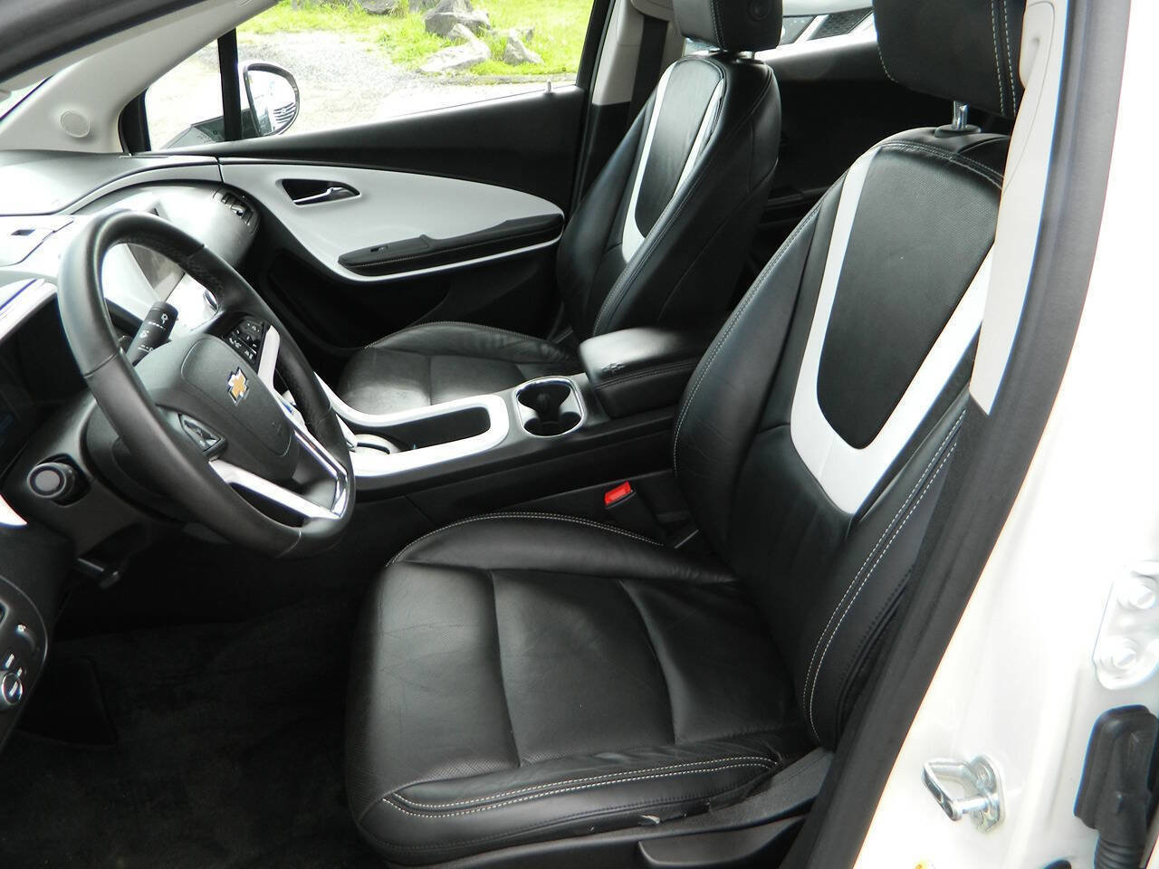 Used 2012 Chevrolet Volt Premium w/ Premium Trim Package image 12