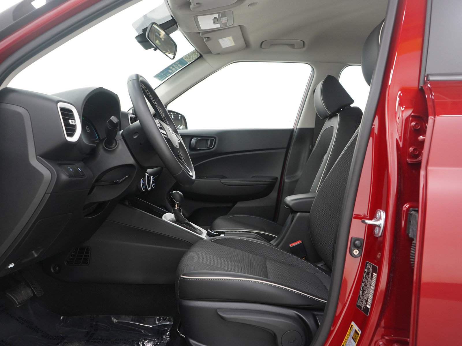 Certified 2025 Hyundai Venue Limited image 22