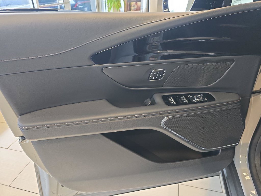 New 2026 Lincoln Nautilus Premier AWD/4WD image 12