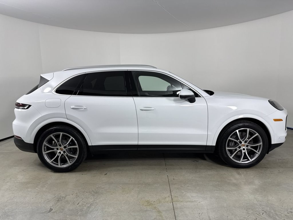 Certified 2026 Porsche Cayenne AWD/4WD image 8