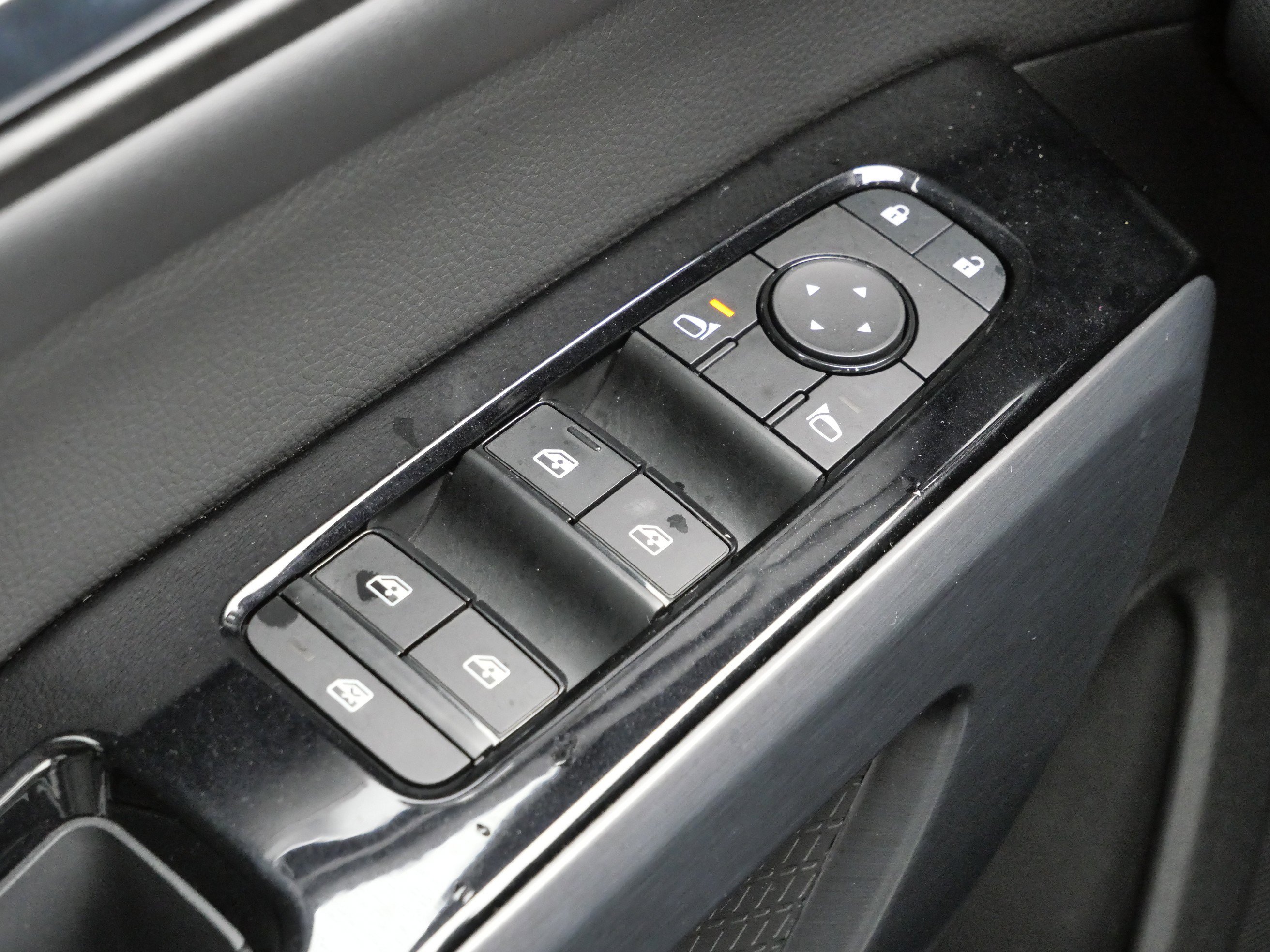 Used 2023 Nissan Pathfinder SL image 17