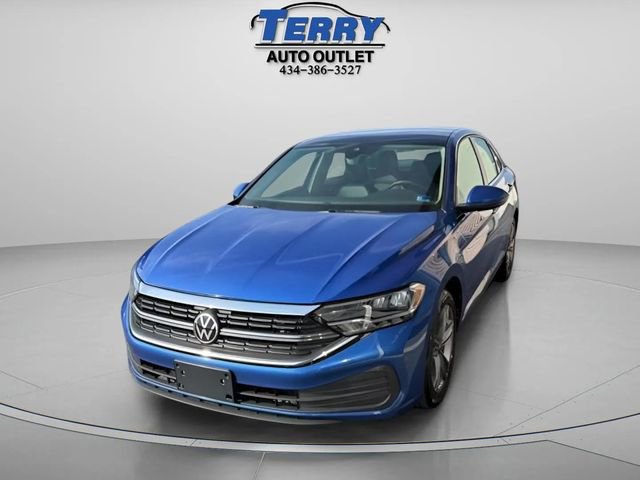Used 2024 Volkswagen Jetta SE image 4