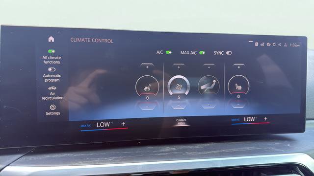 Used 2023 BMW 330e xDrive w/ M Sport Package image 19