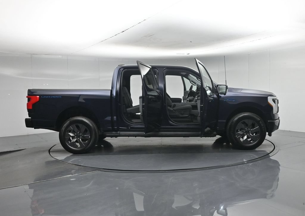 Used 2024 Ford F150 Lightning XLT AWD/4WD image 5
