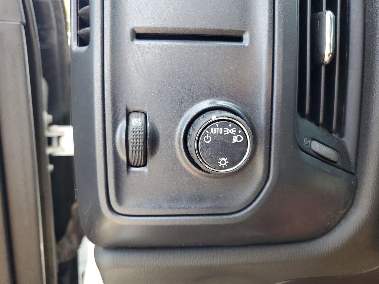 Used 2018 Chevrolet Silverado 1500 W/T image 21