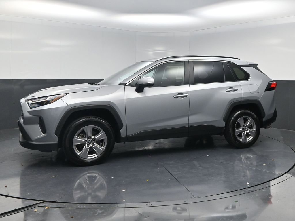 Used 2025 Toyota RAV4 XLE image 3