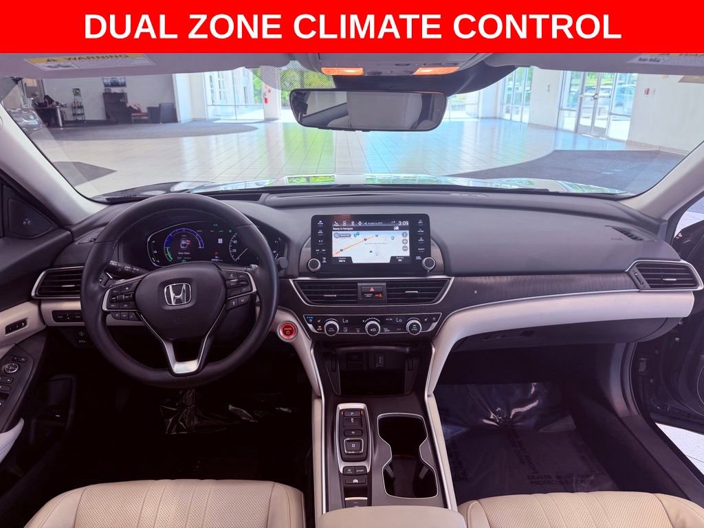 Used 2018 Honda Accord Touring image 11