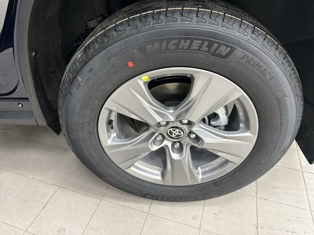 New 2025 Toyota RAV4 XLE image 21