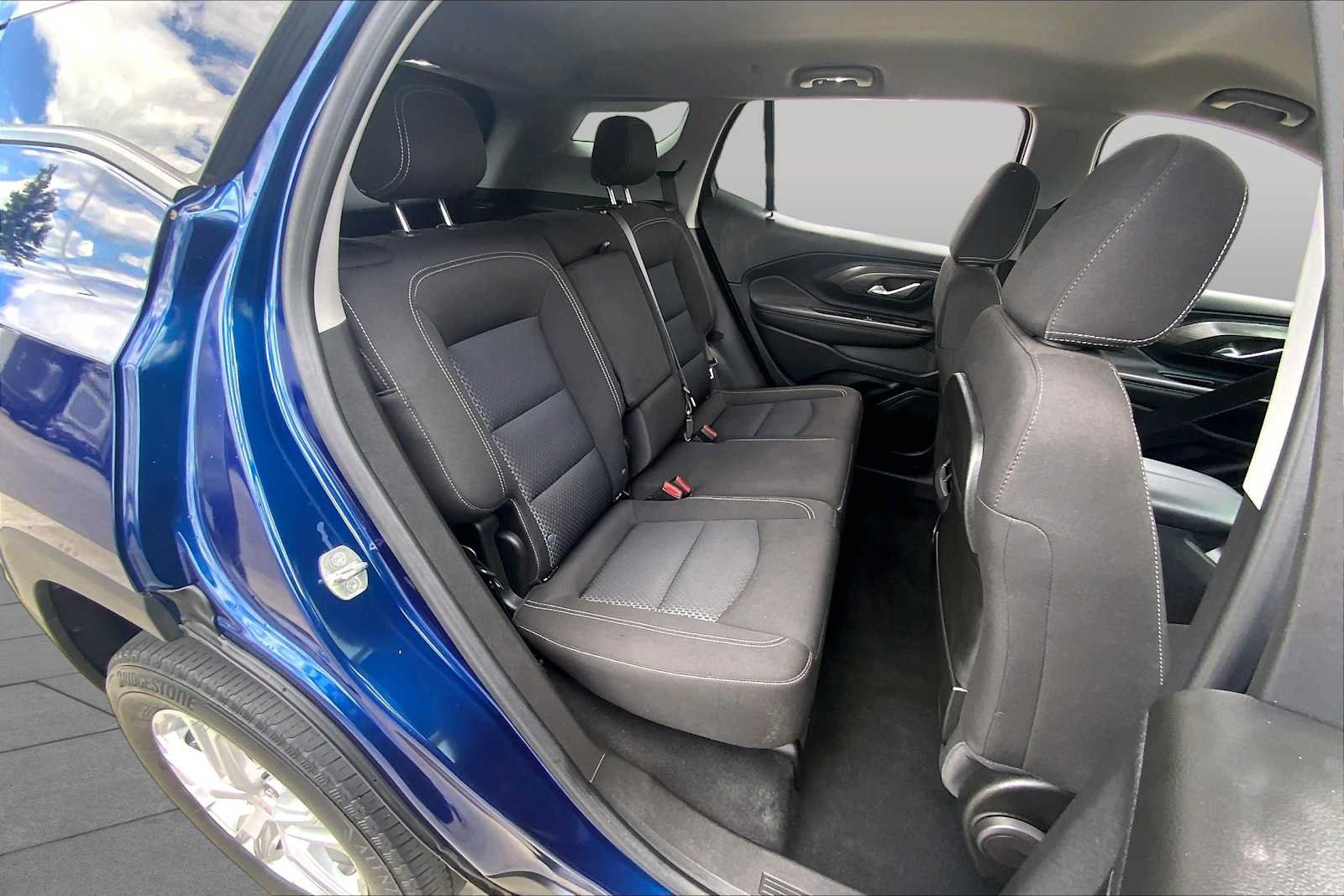 Used 2022 GMC Terrain SLE w/ Driver Convenience Package AWD/4WD image 19