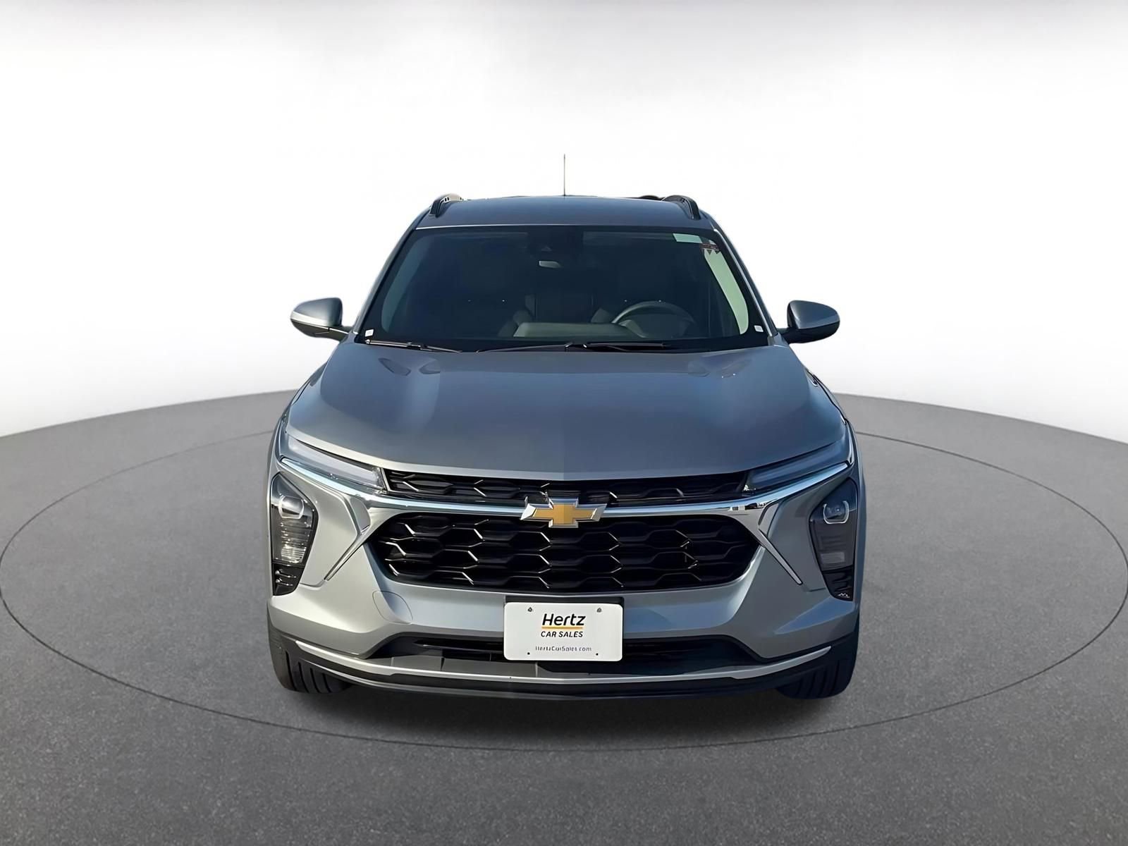 Used 2025 Chevrolet Trax LT image 4