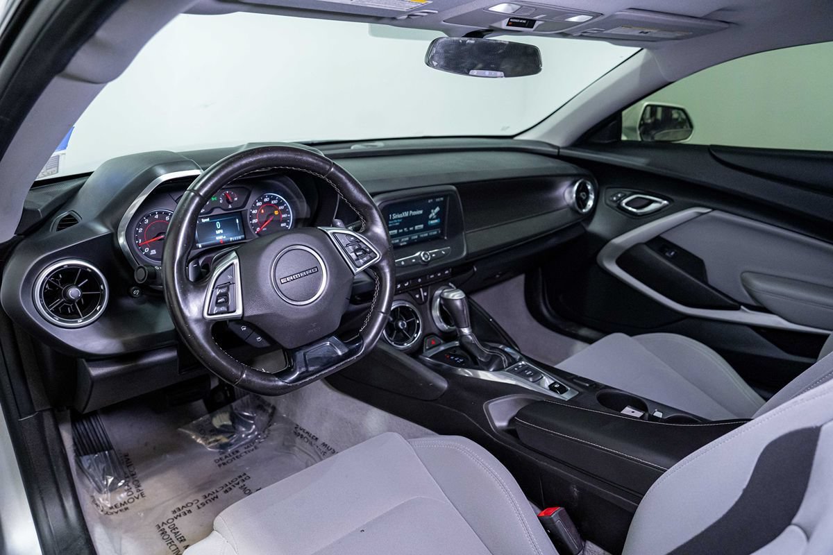 Used 2016 Chevrolet Camaro LT RWD image 13