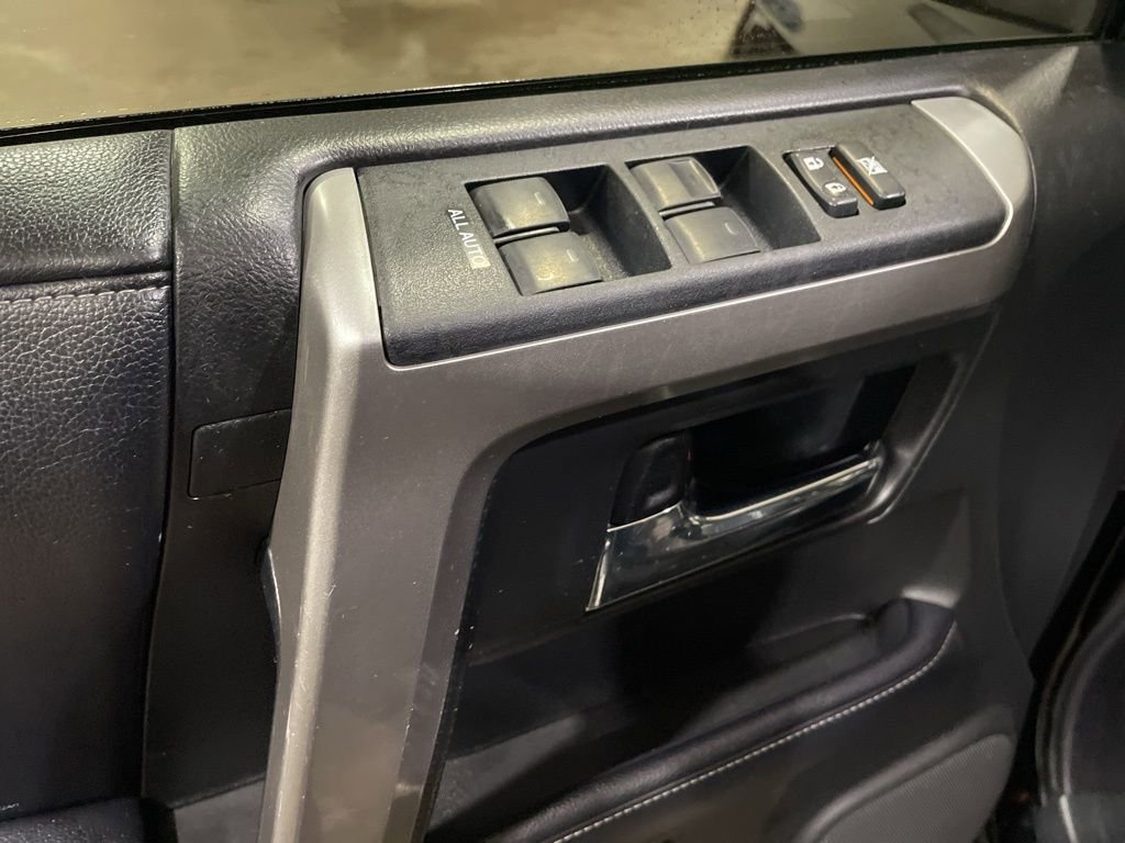 Used 2018 Toyota 4Runner SR5 image 15