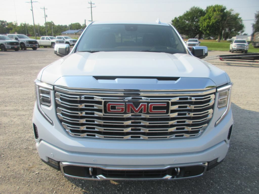 New 2026 GMC Sierra 1500 Denali w/ Denali Reserve Package AWD/4WD image 13