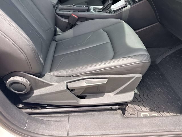 Used 2020 Audi Q3 2.0T Premium w/ Convenience Package AWD/4WD image 18