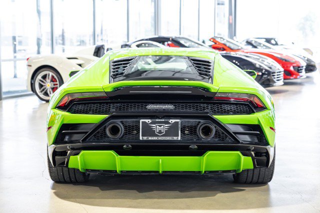 Used 2022 Lamborghini Huracan EVO RWD image 5