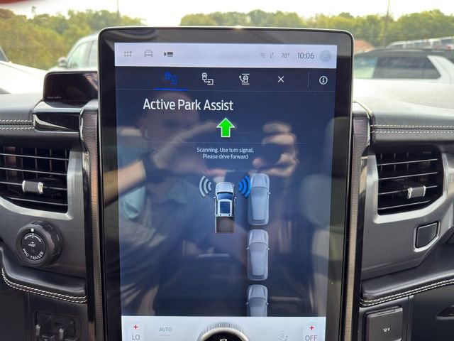 Used 2023 Ford F150 Lightning Platinum image 31