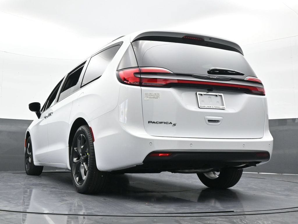 New 2026 Chrysler Pacifica Select w/ S Appearance Package FWD image 57