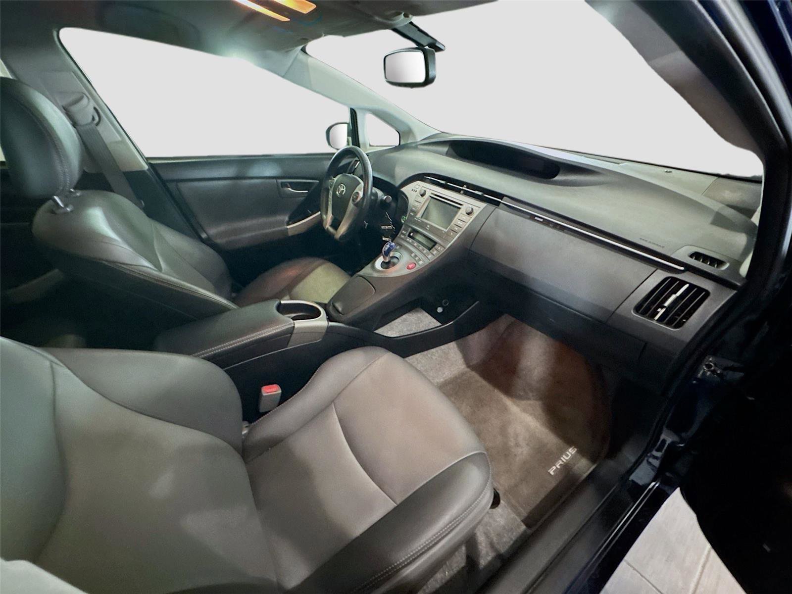 Used 2014 Toyota Prius Four image 15