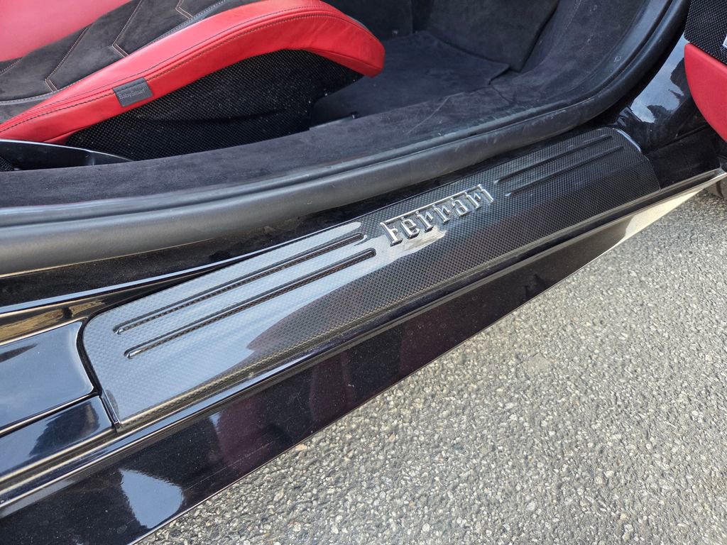 Used 2013 Ferrari 458 Spider image 23