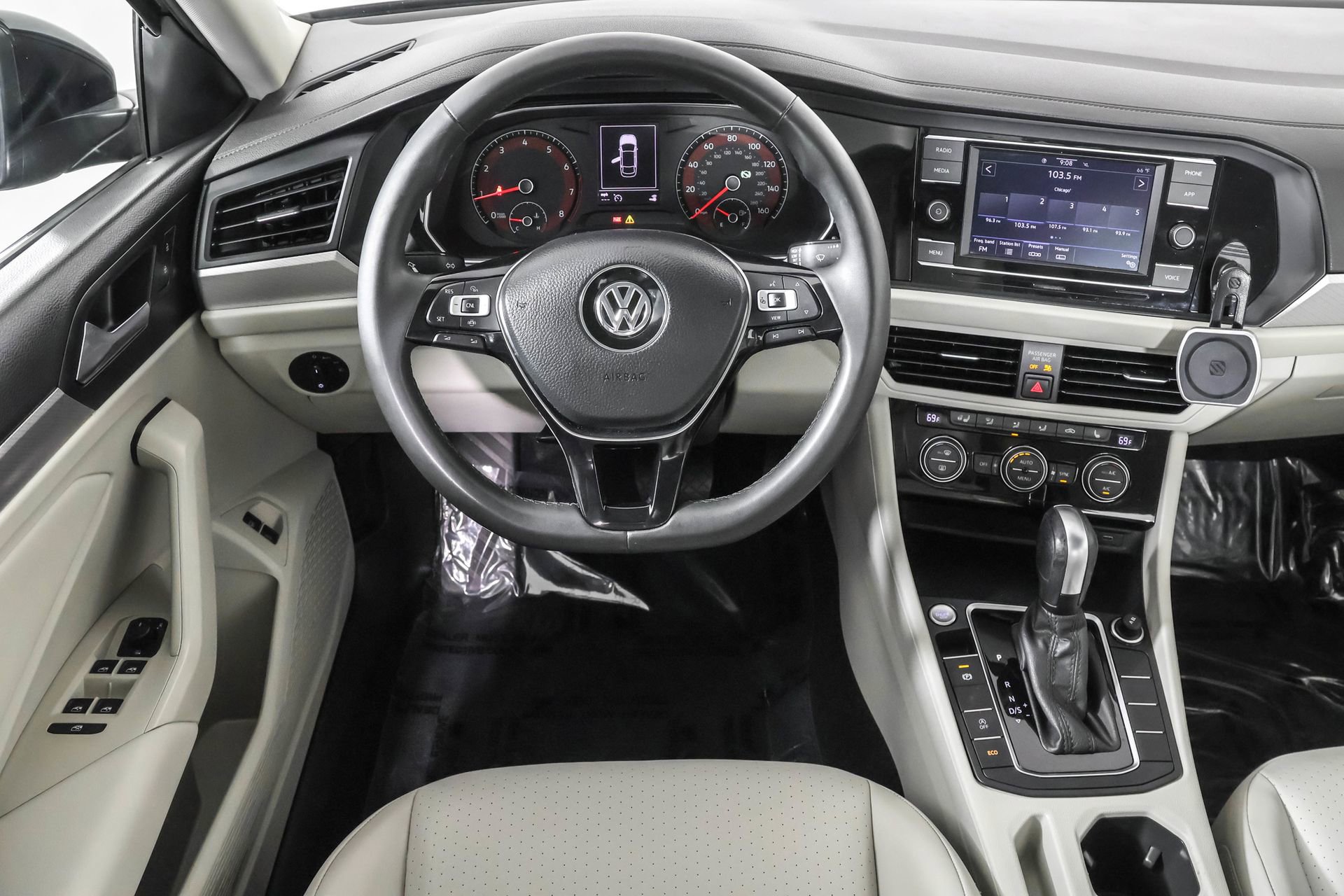 Used 2020 Volkswagen Jetta SE w/ SE Cold Weather Package image 37