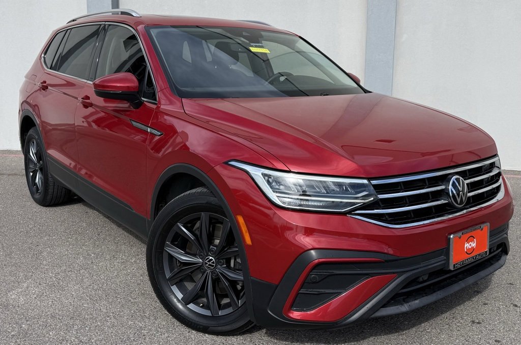 Used 2022 Volkswagen Tiguan SE w/ Panoramic Sunroof Package