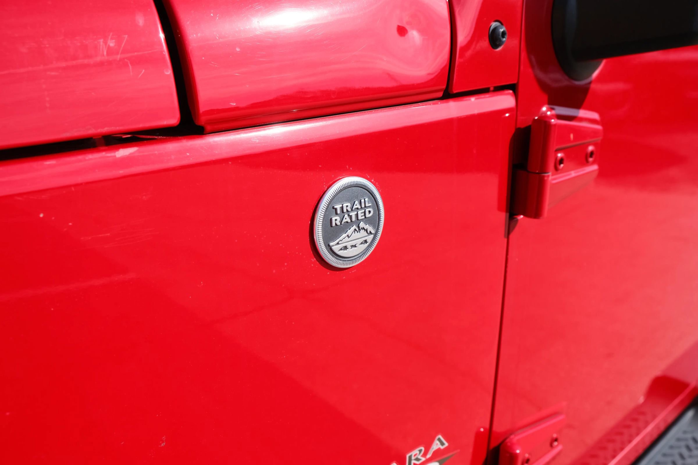 Used 2016 Jeep Wrangler Unlimited Sahara w/ Connectivity Group image 14