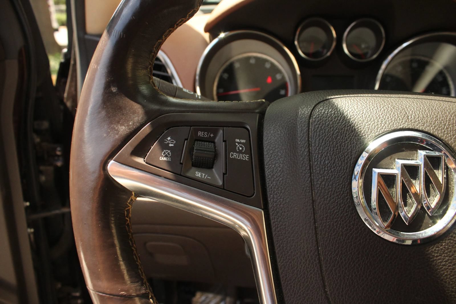 Used 2015 Buick Encore Premium AWD/4WD image 28