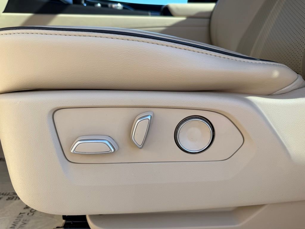 Used 2021 Cadillac Escalade Premium Luxury image 8