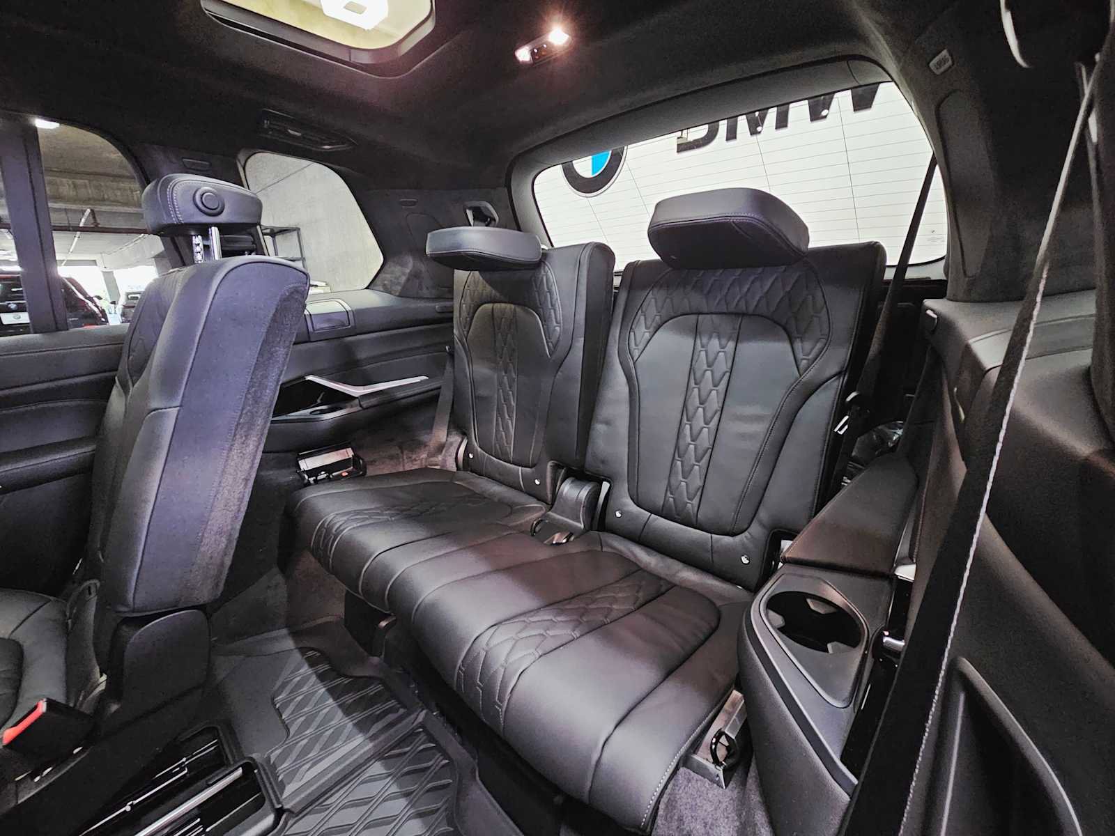 New 2026 BMW X7 M60i image 27