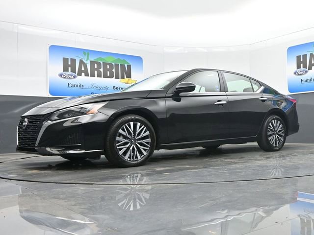 Used 2025 Nissan Altima 2.5 SV FWD image 18