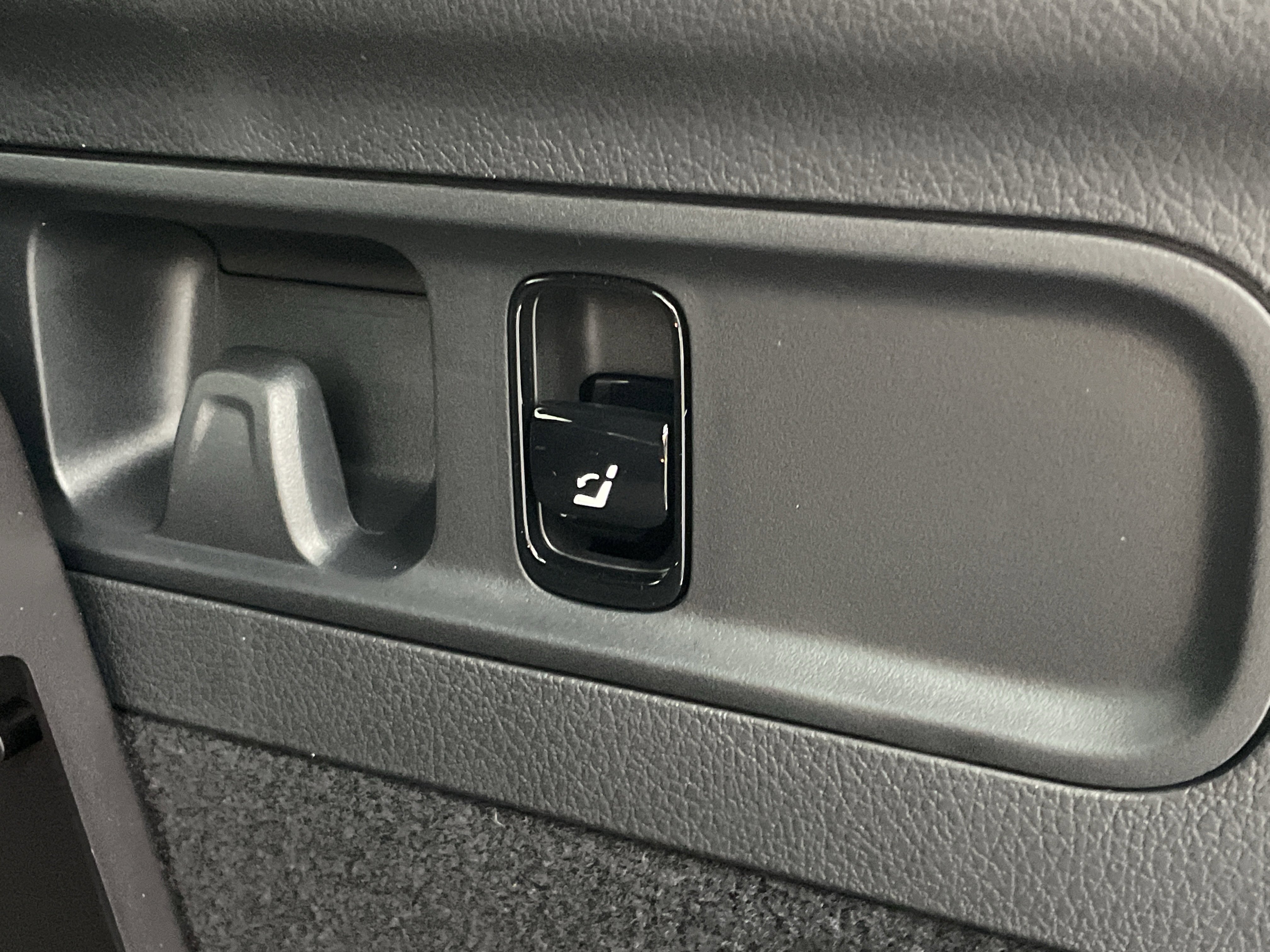 New 2026 Mercedes-Benz GLC 300 4MATIC image 11