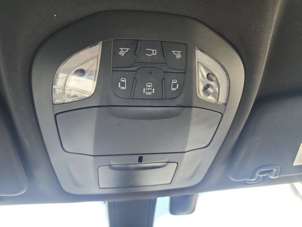 Used 2019 Chrysler Pacifica Touring-L Plus w/ S Appearance Package FWD image 24